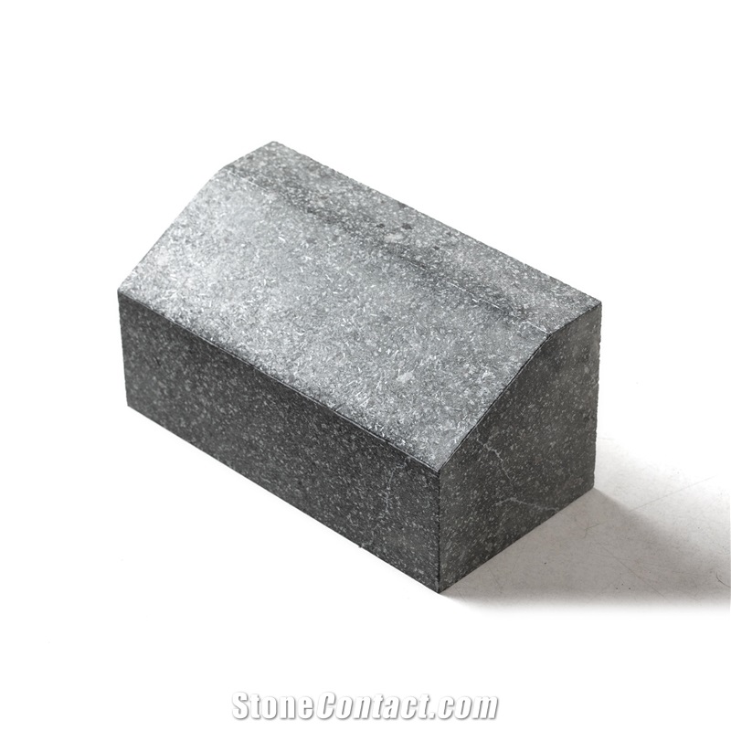 Granite Hue Black Curb